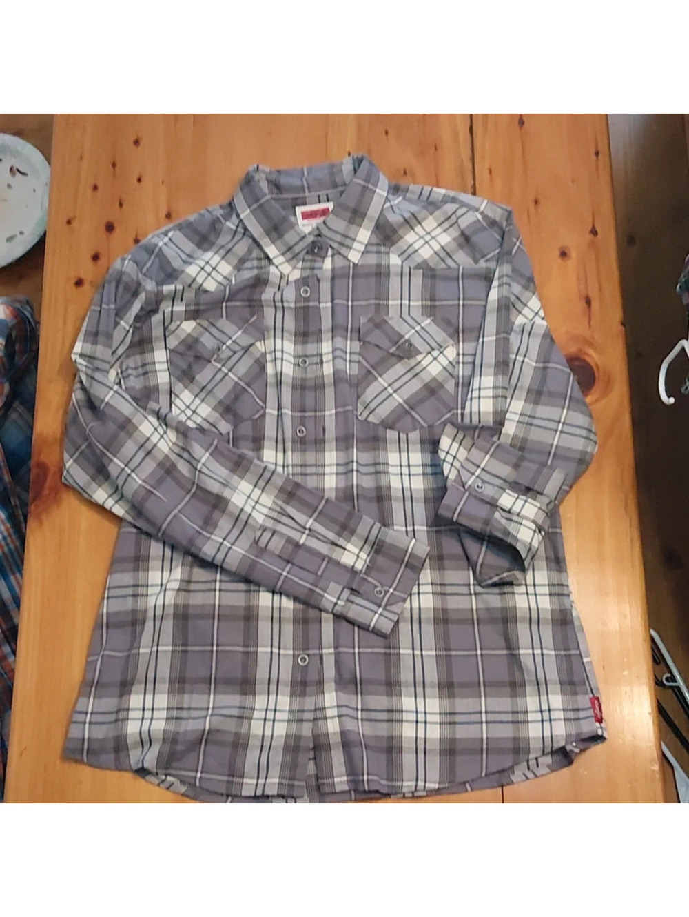 Wrangler gray, white, and grey plaid button-up shirt #western #plaid